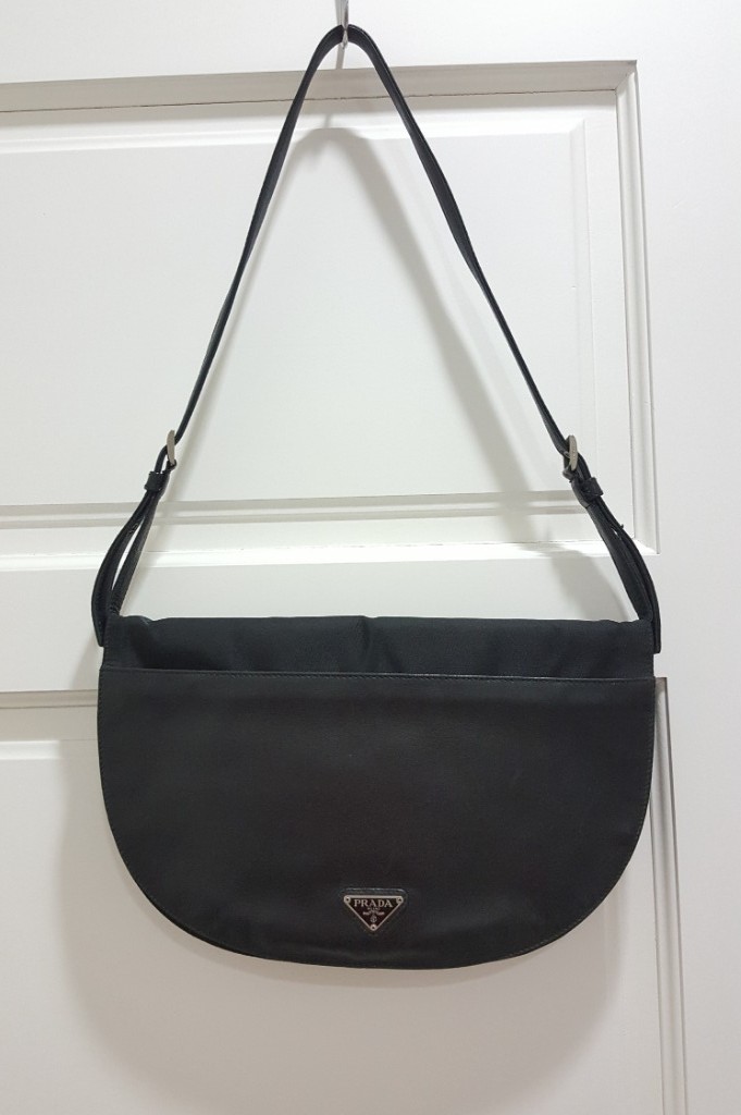 Prada circle bag clearance