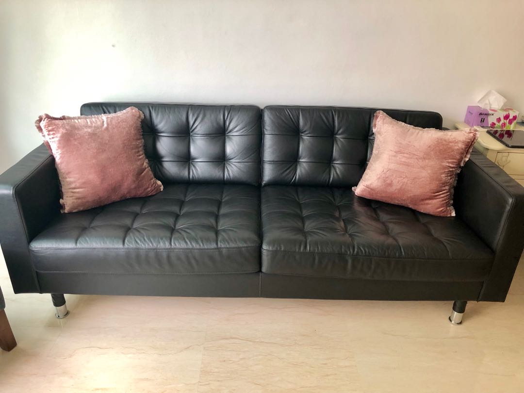 Pre Loved 3seater Black Tufted