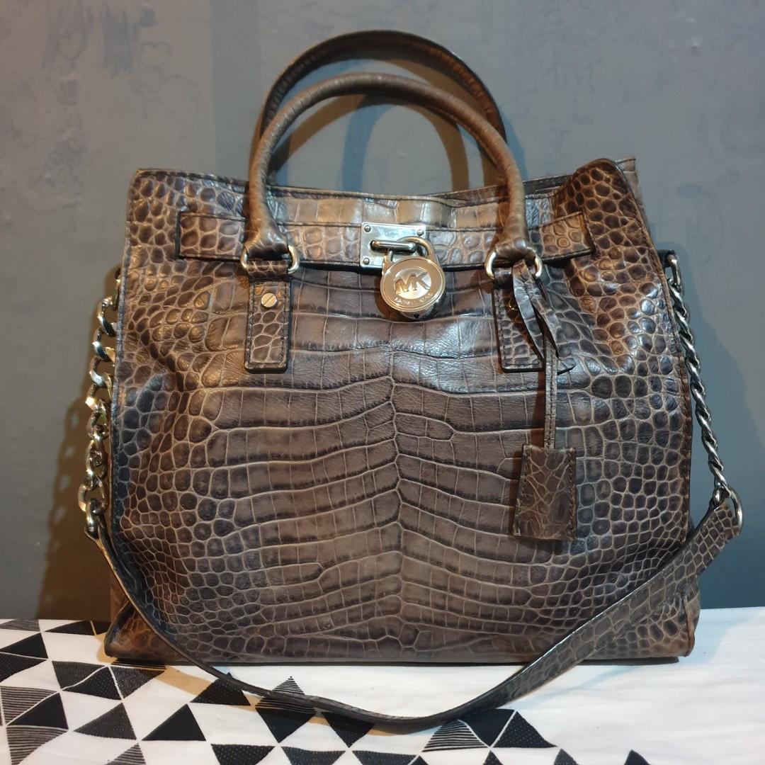 Preloved MK Hamilton Large (Category: Luxury Bags & Wallets) located in Manila. Submitted by donnadlc (Listing ID 256895727, Image 1). Description: Guaranteed authentic Genuine leather, turned soft over time Can no longer stand alone when empty Needs cleaning.