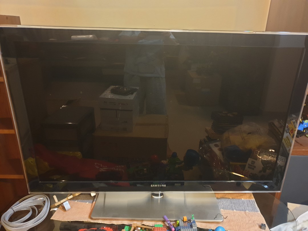 Samsung 45 inch LED TV, TV & Home Appliances, TV & Entertainment, TV on