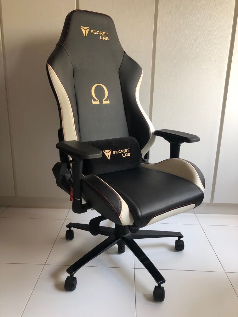 Used secretlab omega white Furniture Home Living Furniture