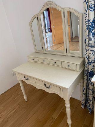 Dressing Table With Mirror
