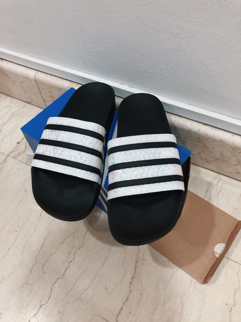 adidas adilette colors