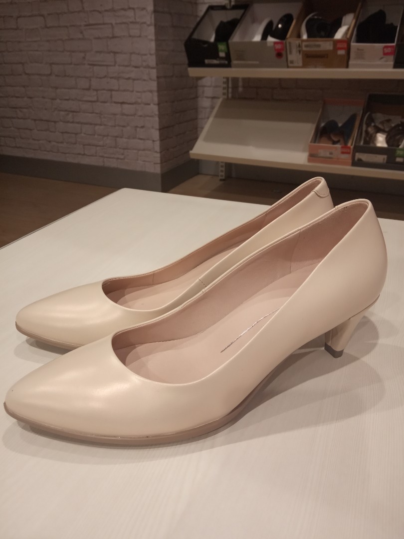 ecco shape 45 sleek slip on