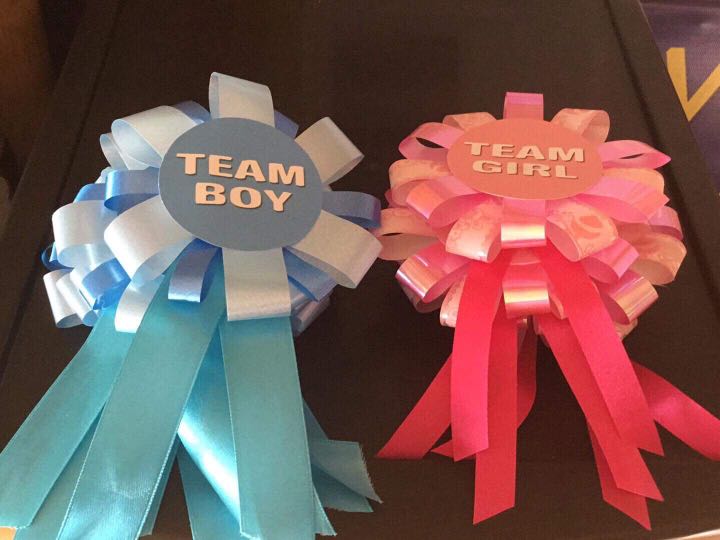 gender reveal ribbons, Babies & Kids, Babies & Kids Fashion on Carousell