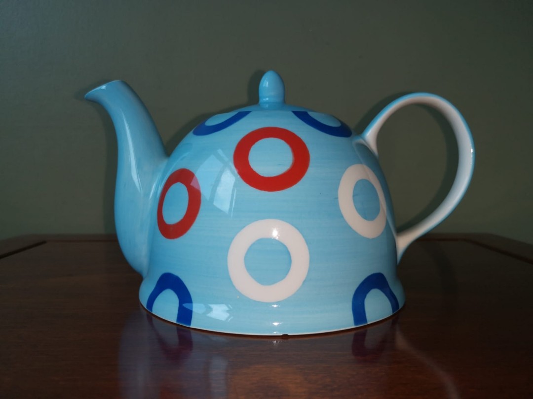 hand painted whittard teapot, Furniture & Home Living, Kitchenware