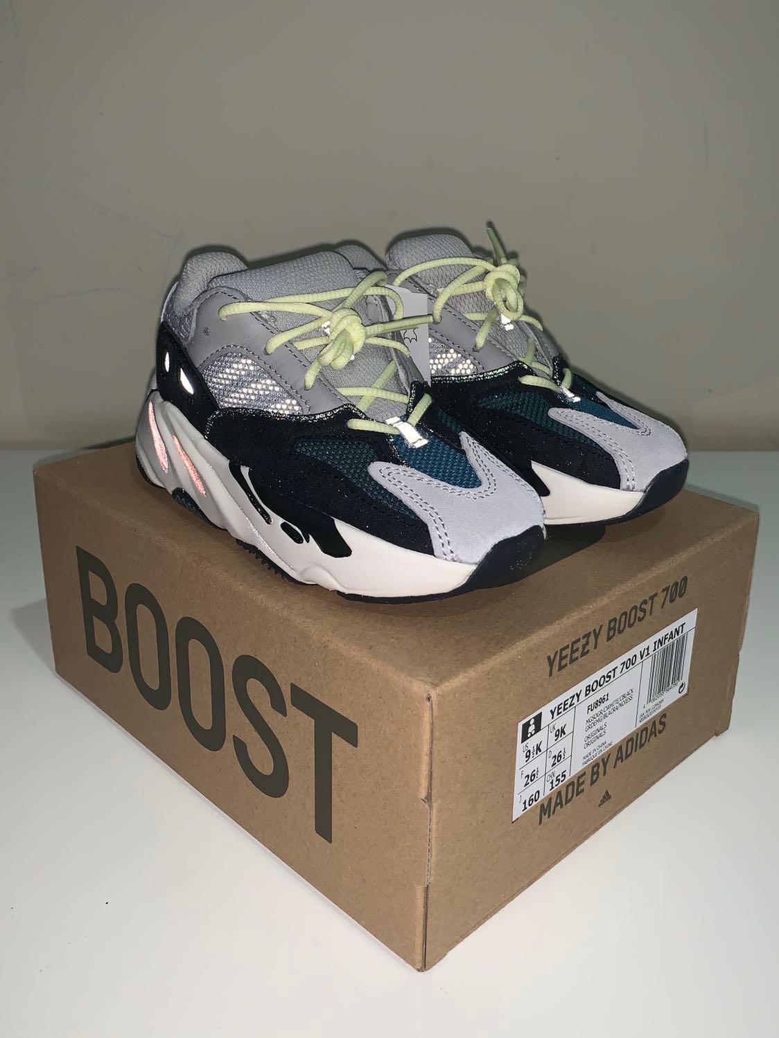 Infant outlet wave runners