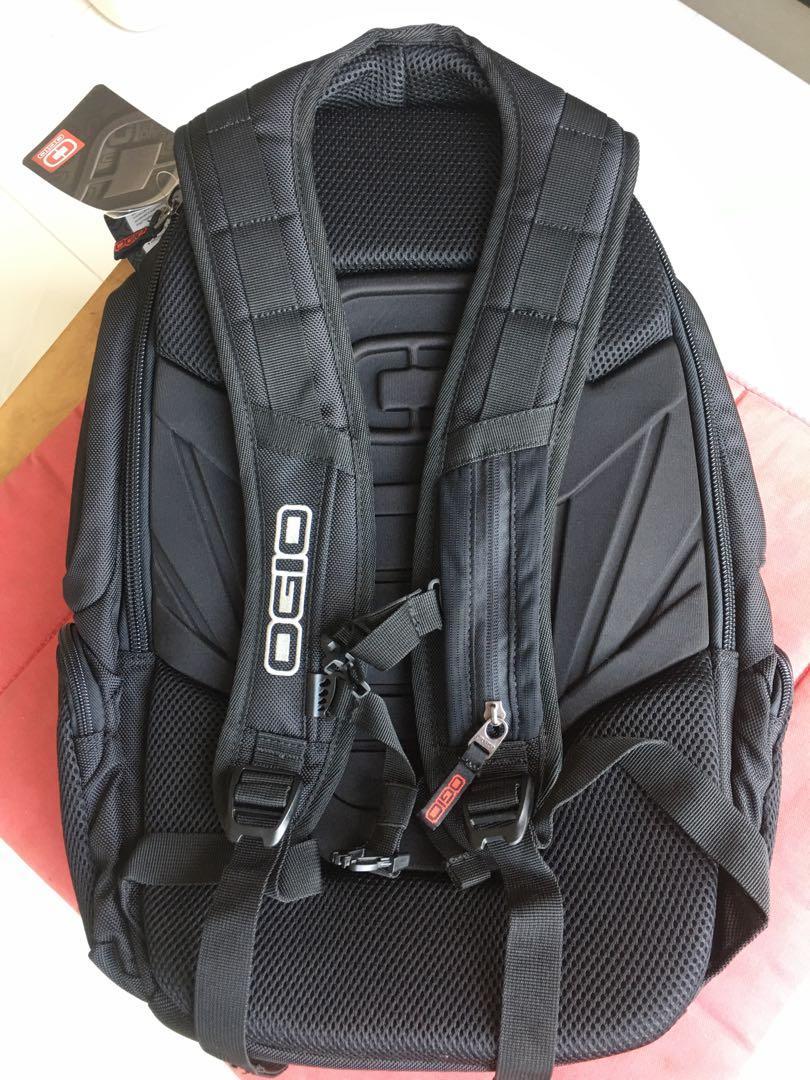 Ogio store gambit 17