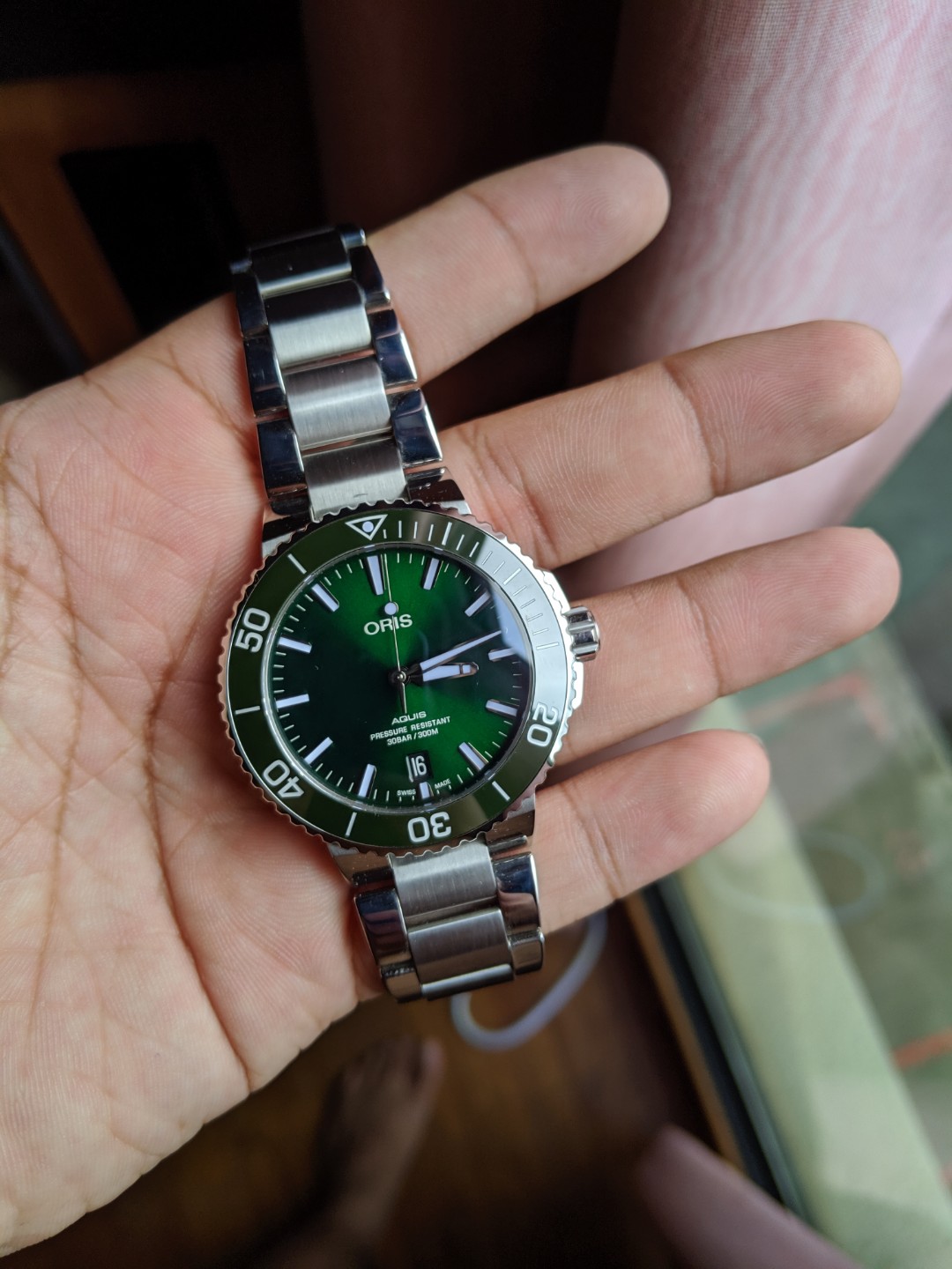 Oris Aquis green 39.5 dive watch Men s Fashion Watches