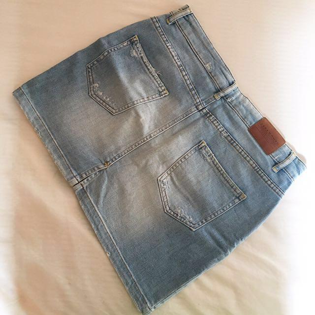 ZARA Women (SALE!) - Mini Ripped Jeans 