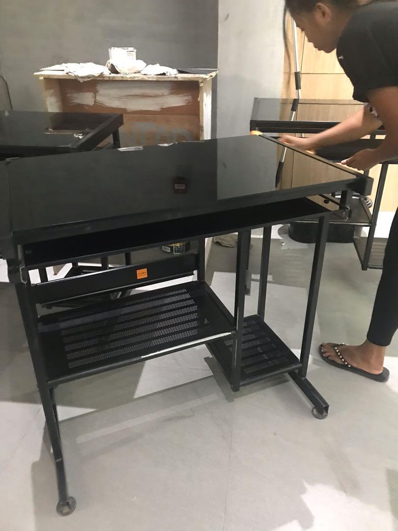 Computer Table (Category: Tables & Sets) located in Nasugbu. Submitted by am.psalms (Listing ID 257263669, Image 1). Description: Computer table used good condition glass top easy maintenance 4 pcs .