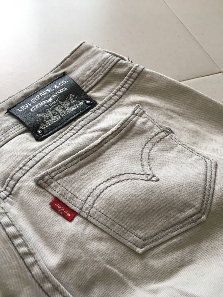 Light grey levi jeans Clearance