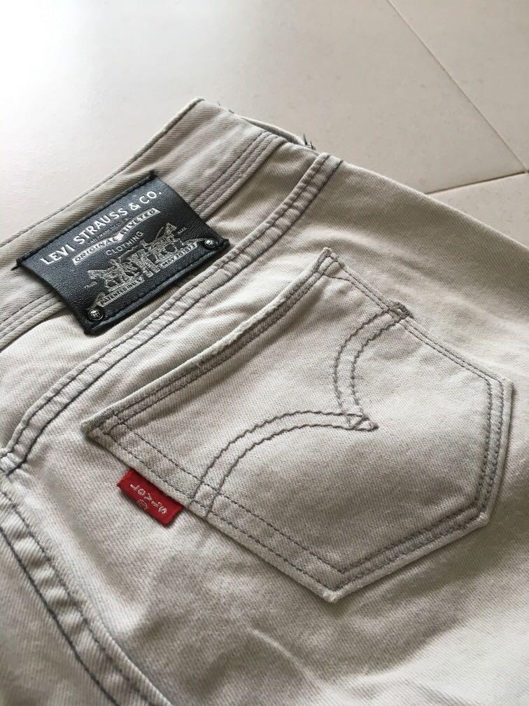 Buy > levi's gray jeans > in stock