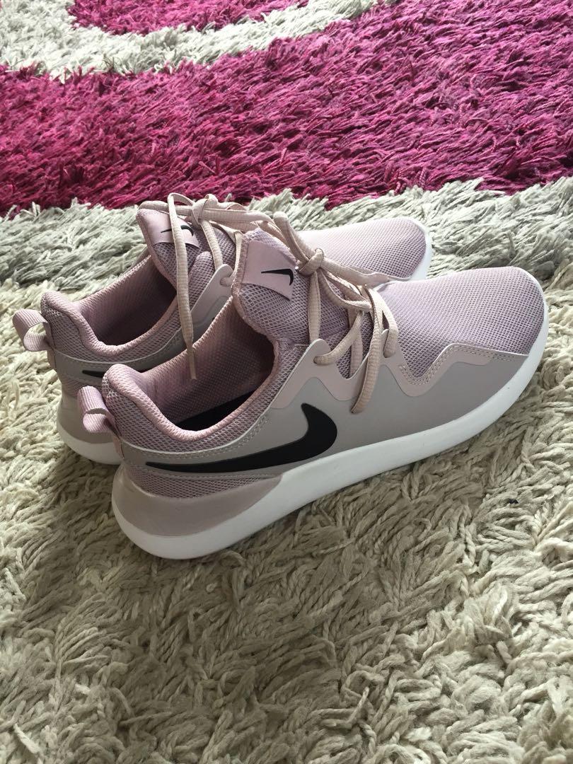 Nike air tessen new arrivals