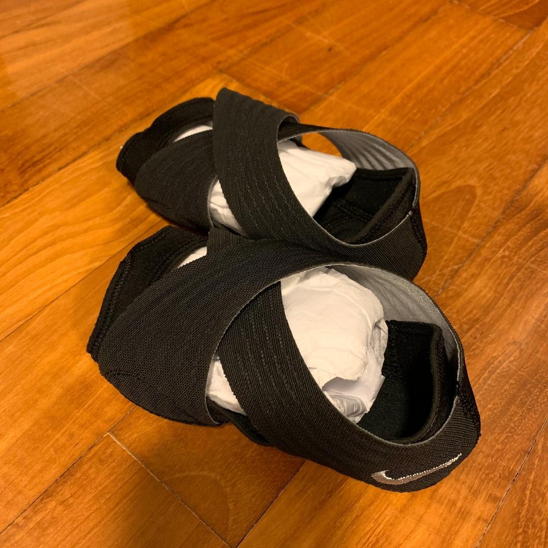 Nike studio deals wrap mens