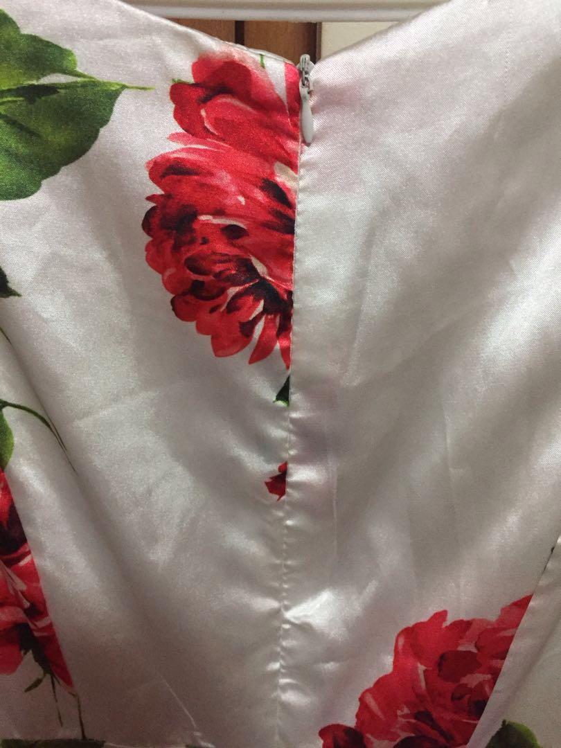 Romwe Floral Dress (Category: Dresses) located in Quezon City. Submitted by laureenalpha (Listing ID 253850153, Image 3). Description: Used only once Size L on tag but fits M-L.