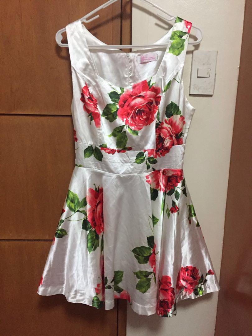 Romwe Floral Dress (Category: Dresses) located in Quezon City. Submitted by laureenalpha (Listing ID 253850153, Image 1). Description: Used only once Size L on tag but fits M-L.
