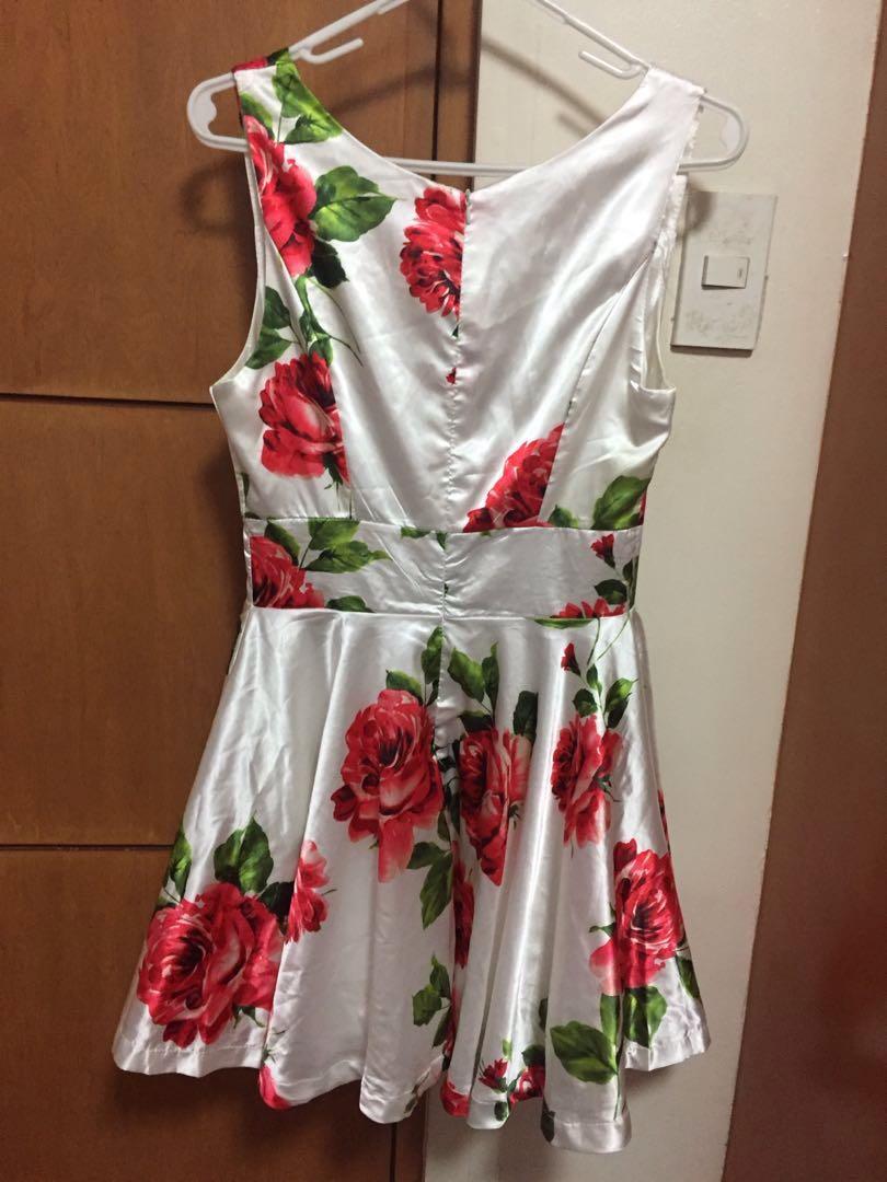 Romwe Floral Dress (Category: Dresses) located in Quezon City. Submitted by laureenalpha (Listing ID 253850153, Image 2). Description: Used only once Size L on tag but fits M-L.