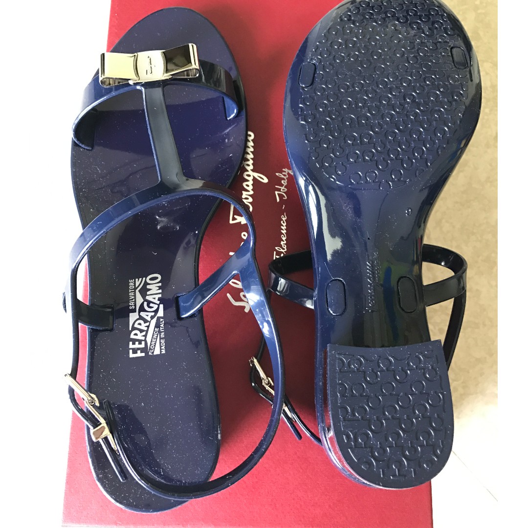 Ferragamo favilia deals jelly sandals