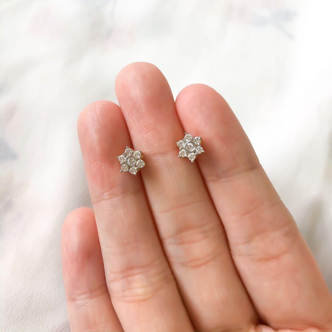 18k Gold Rositas Earrings (Category: Earrings) located in Cebu City. Submitted by donnalyc (Listing ID 257373870, Image 1). Description: cubic zirconia stones.