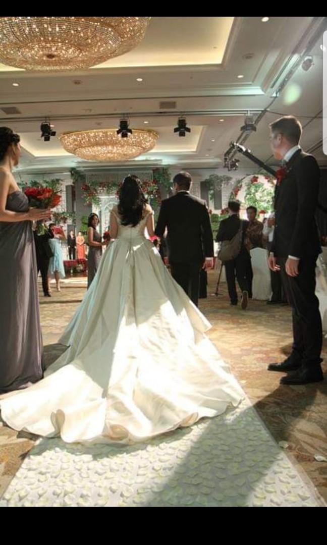 Biyan wedding dress shop