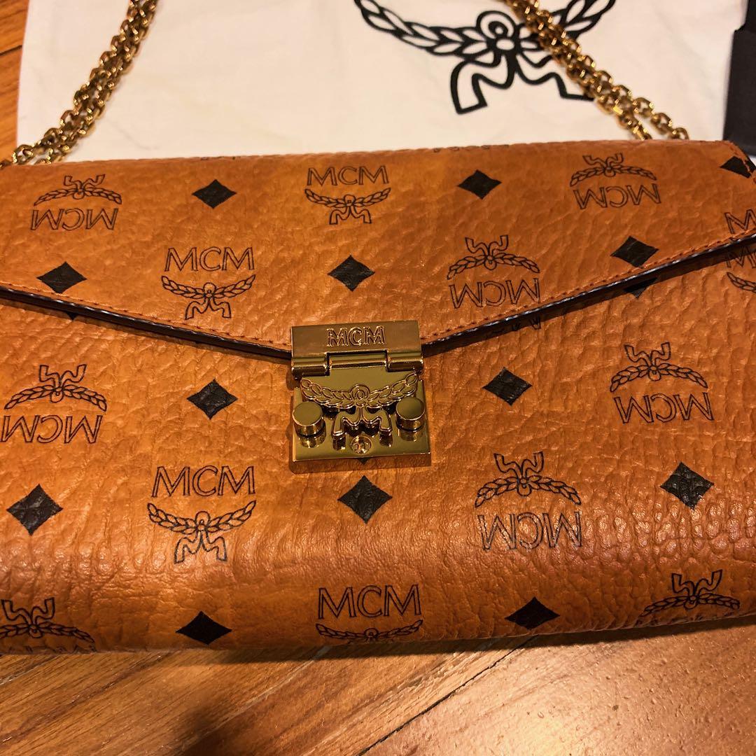 Mcm patricia visetos continental crossbody wallet large discount cognac