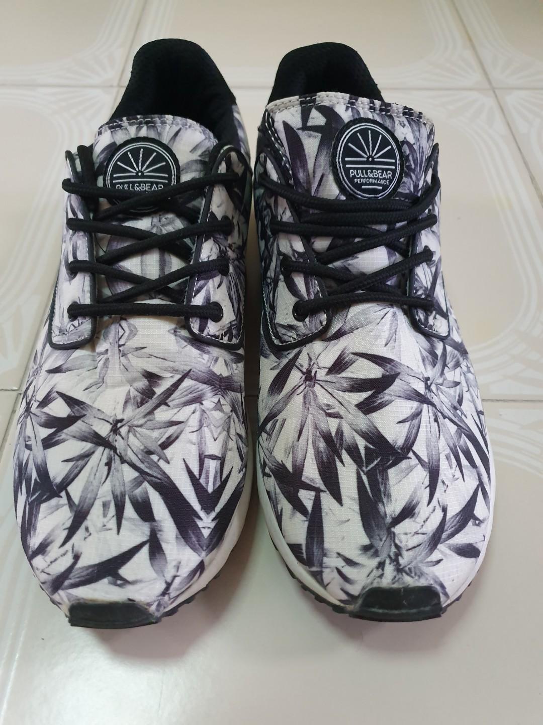 Pull and bear performance shoes clearance