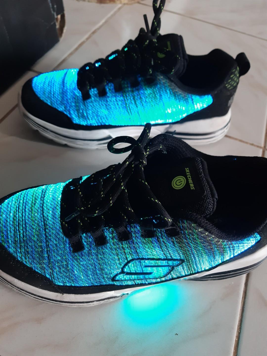 Skechers illuminator hot sale shoes