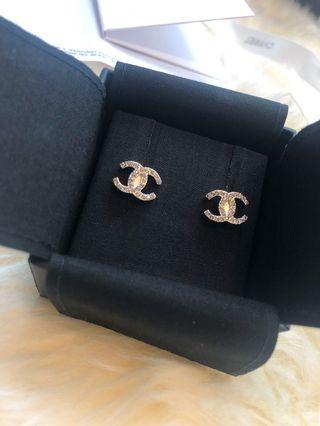 Authentic Chanel Stud Earrings.  Lengkap.