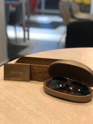 (Authentic) Gucci classic sunglasses