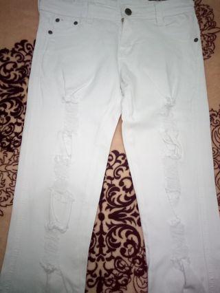 Ripped Jeans Putih