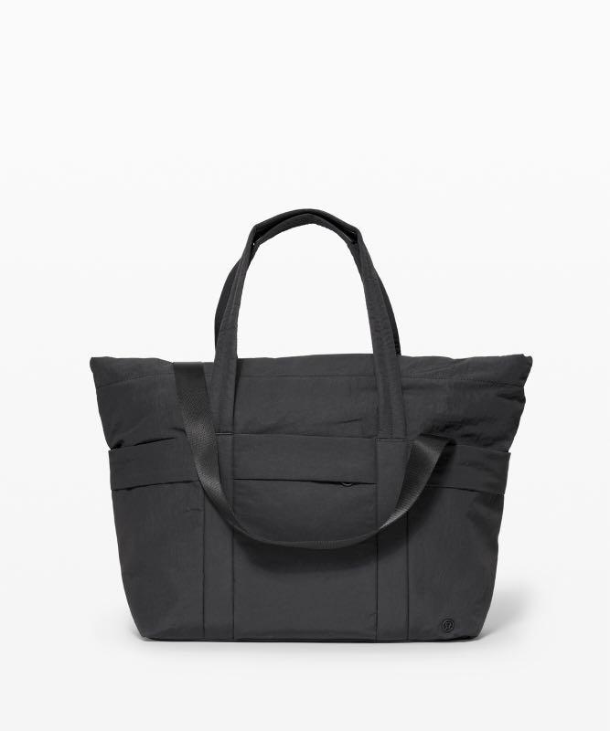 On my discount level duffel lululemon