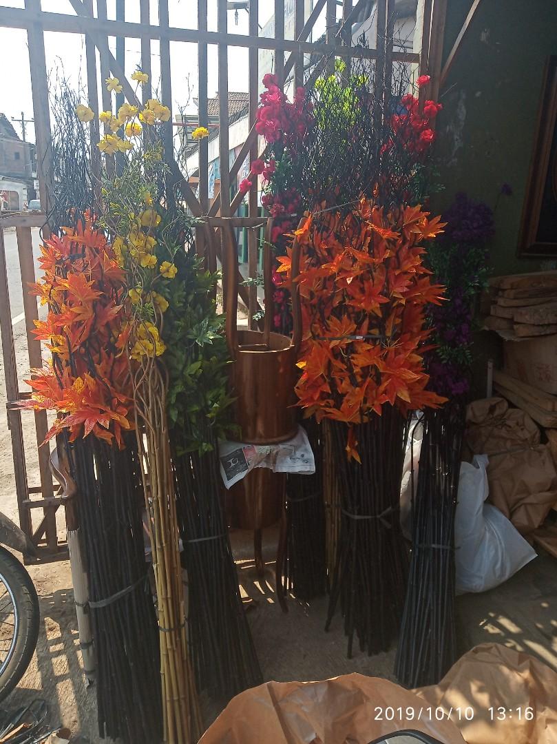 Bunga Hias Plastik Desain Kerajinan Tangan Barang Aksesoris Kerajinan Di Carousell