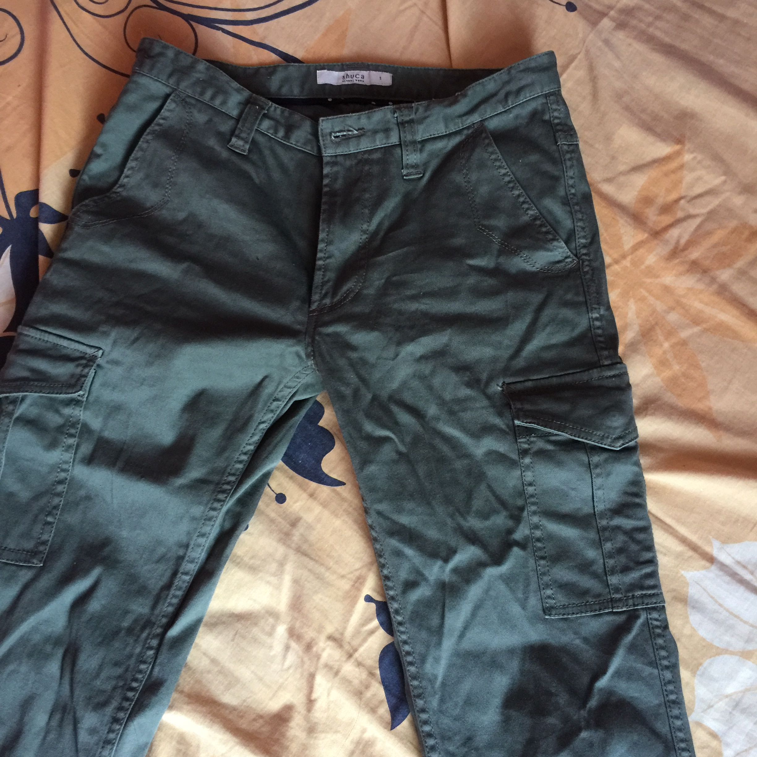 celana cargo army, Fesyen Wanita, Pakaian Wanita, Bawahan di Carousell