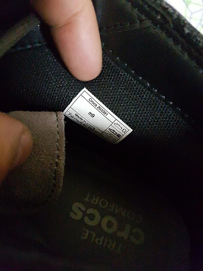 m9 crocs size