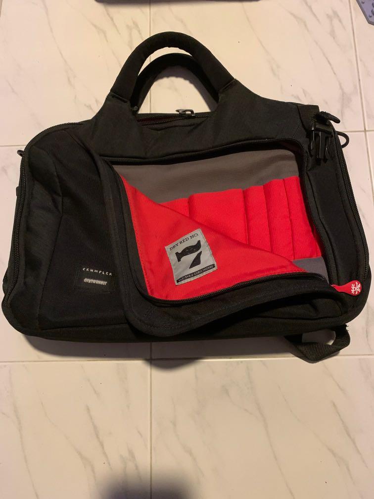 crumpler dry red