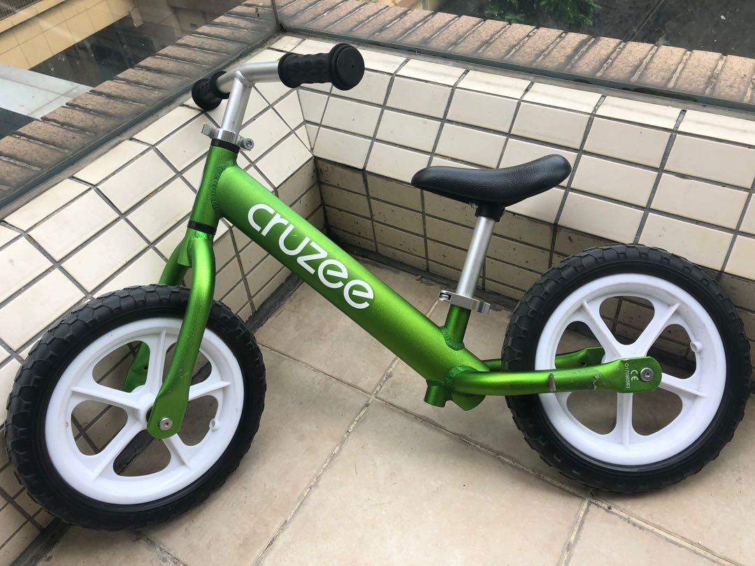 cruzee balance bike green