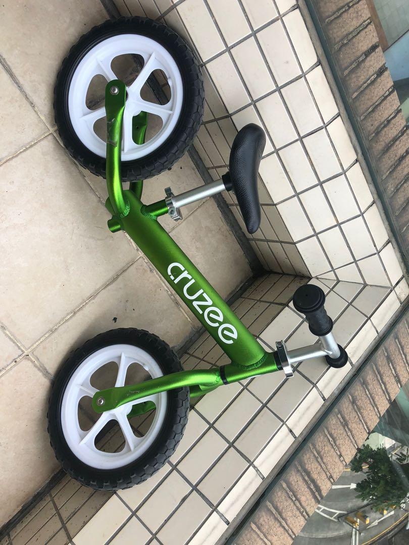 cruzee balance bike green