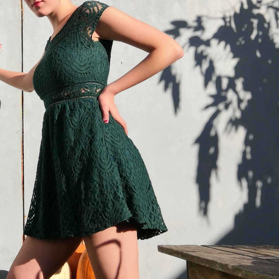 H M Divided Lace Green Dress Women s Fashion Tops Sleeveless on