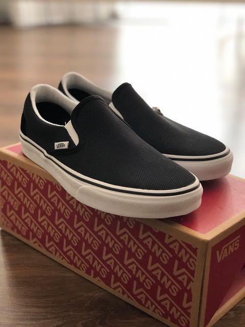 sepatu vans slip on