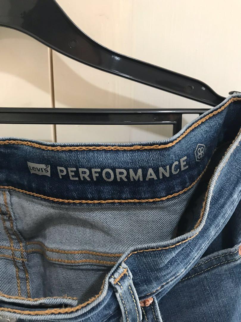 Levis Slim Fit Taper jeans 512 Performance Cool, Fesyen Pria, Pakaian ,  Bawahan di Carousell