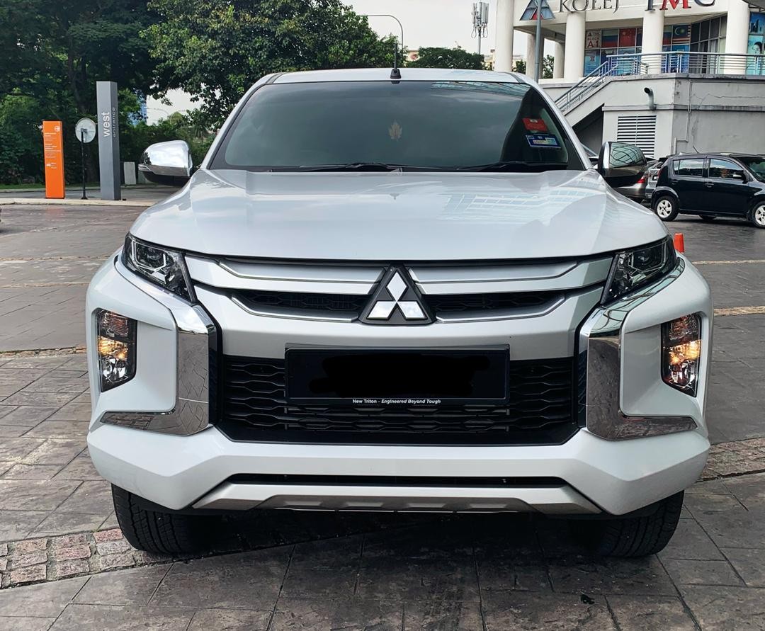 MITSUBISHI TRITON 2.4 PREMIUM SPEC KOYAK PLASTIK TAHUN 