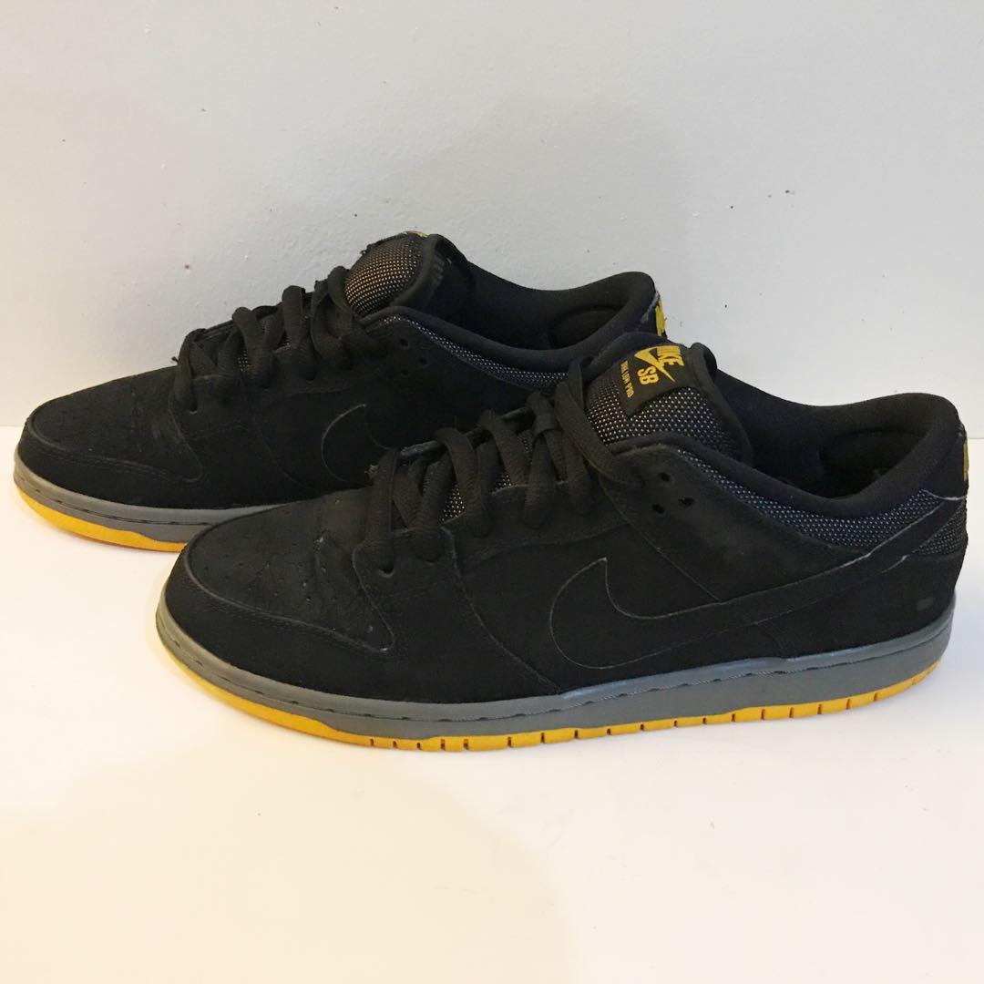 nike sb dunk low black university gold