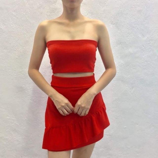Red Coordinates (Category: Sets or Coordinates) located in Makati City. Submitted by createyourtrend (Listing ID 257590600, Image 1). Description: Size: S / EU 36 / UK 8 / US 4.