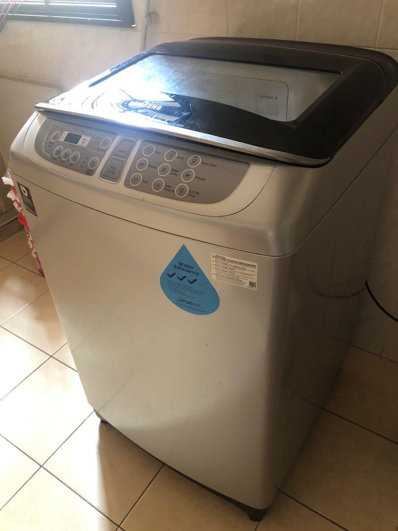 Washing Machine (Category: Washing Machines and Dryers) located in Singapore. Submitted by kohstots (Listing ID 257533859, Image 1). Description: Only use less than 2 years Self collection in Buangkok Crescent .