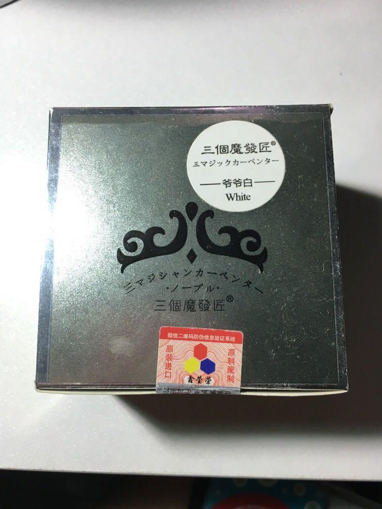 PENDING] White Hair Color Wax, Beauty & Personal Care, Hair on Carousell
