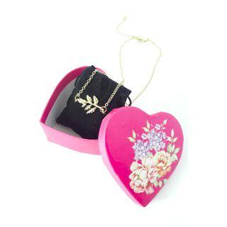 Gold plated Chain Pendant Jewelry Accessories Necklace Leaf Design with box
