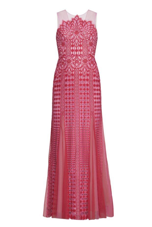 BCBG Women s Elinor Sleeveless Lace Gown Women s Fashion Dresses