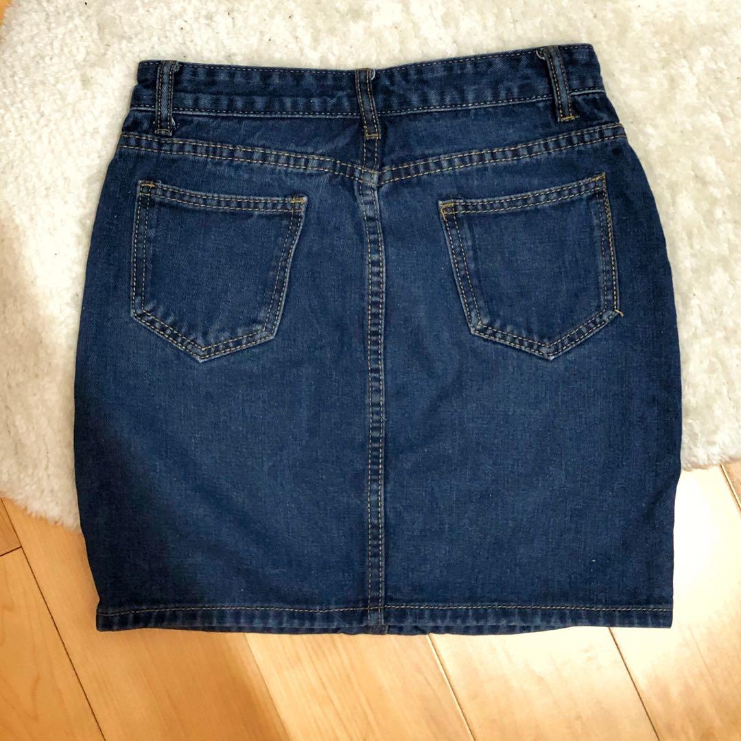 Denim Jeans Navy Skirt (Category: Skirts) located in Makati City. Submitted by crystalcheee (Listing ID 257787964, Image 2). Description: Only for pick up / Grab Delivery - Navy - Denim Jeans - My size: 27 inch / UK8 - Condition: very good.