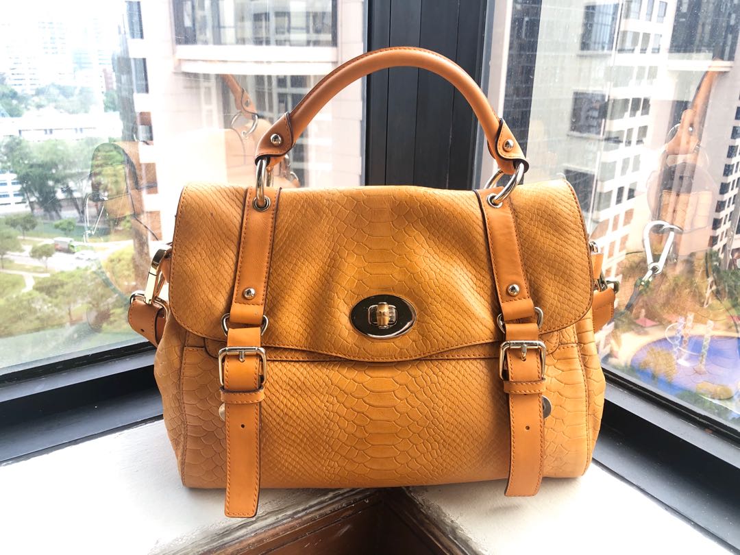 Original Dissona Bag for sale, Women's Fashion, Bags & Wallets, Cross-body  Bags on Carousell